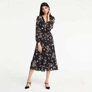 Ann Taylor Floral Long Sleeve Pleated Dress Size 00